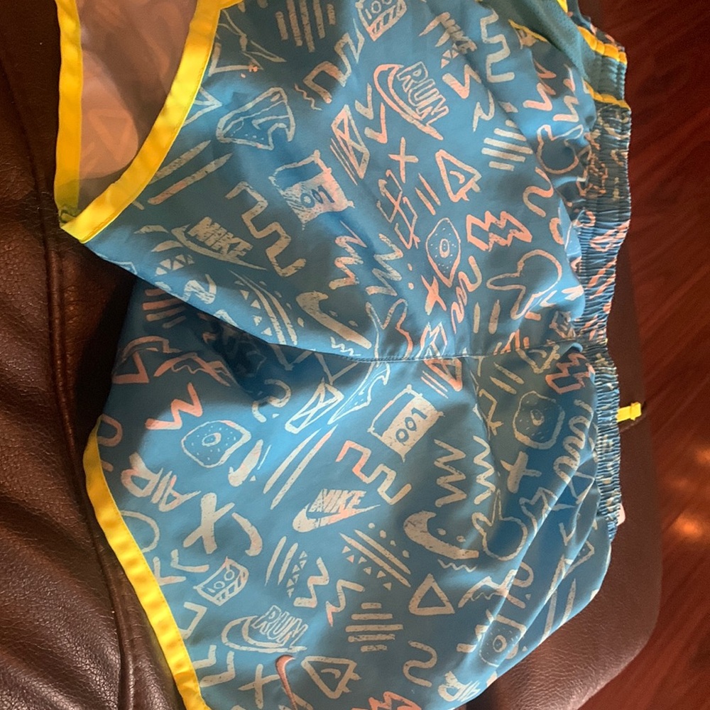 nike fri fit active wear size XL KIDS